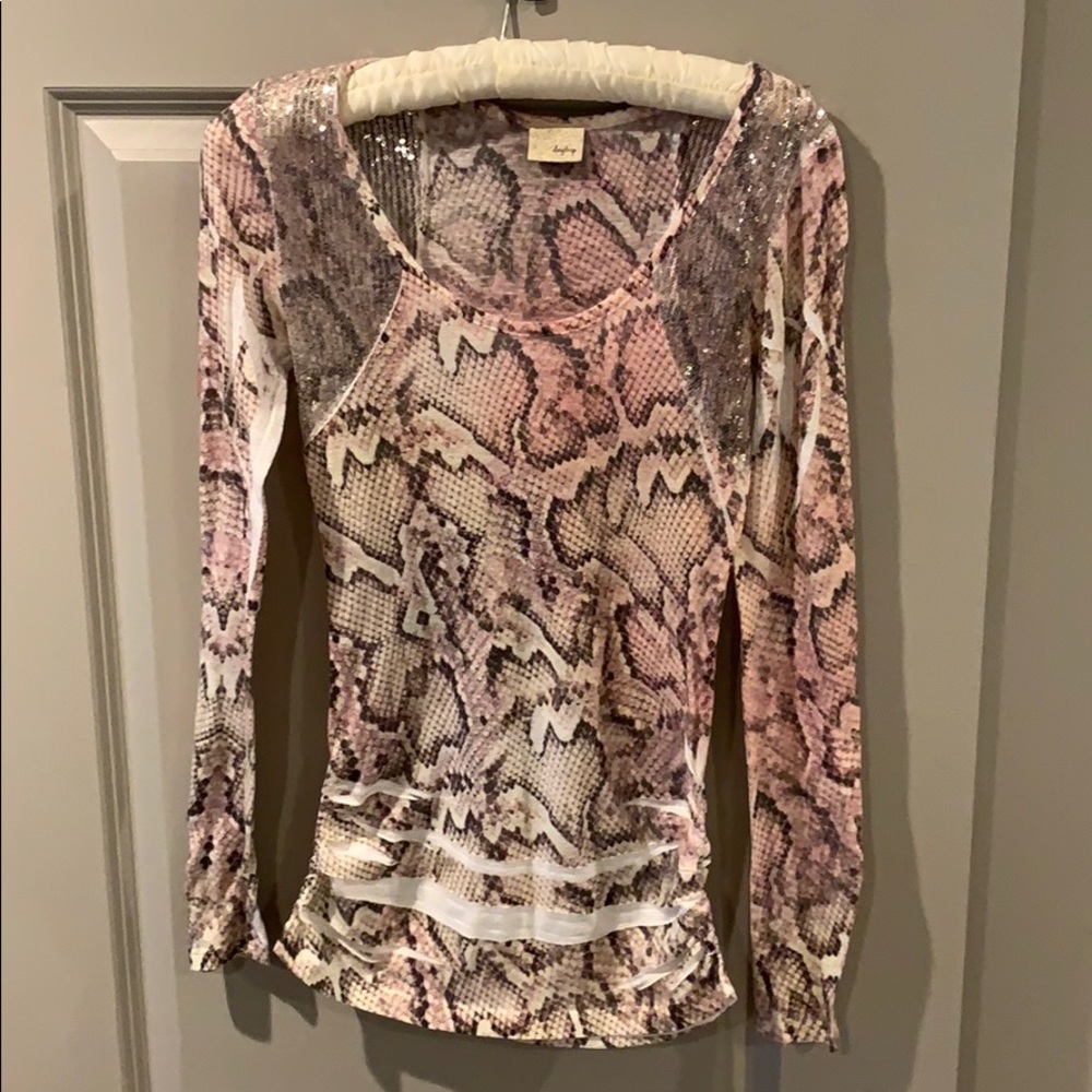 Pink and white rattle snake skin print top